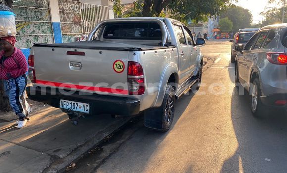 Nunua Ilio tumika Toyota Hilux Fedha Gari ndani ya Maputo nchini Maputo Nunua Ilio tumika Toyota Hilux Fedha Gari ndani ya Maputo nchini Maputo