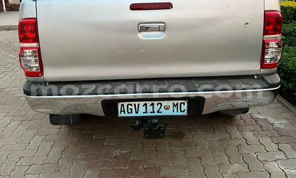 Nunua Ilio tumika Toyota Land Cruiser Fedha Gari ndani ya Maputo nchini Maputo Nunua Ilio tumika Toyota Land Cruiser Fedha Gari ndani ya Maputo nchini Maputo