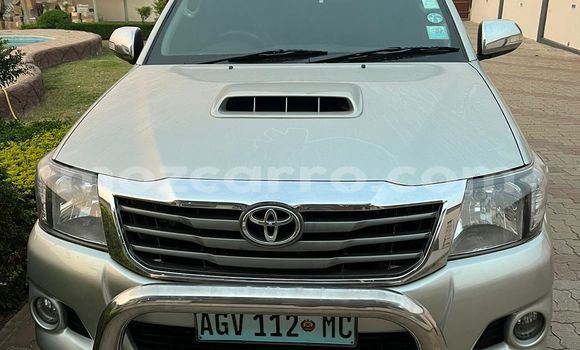 Nunua Ilio tumika Toyota Land Cruiser Fedha Gari ndani ya Maputo nchini Maputo Nunua Ilio tumika Toyota Land Cruiser Fedha Gari ndani ya Maputo nchini Maputo