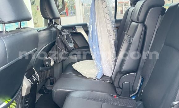 Nunua Ilio tumika Toyota Land Cruiser Prado Nyeupe Gari ndani ya Maputo nchini Maputo Nunua Ilio tumika Toyota Land Cruiser Prado Nyeupe Gari ndani ya Maputo nchini Maputo
