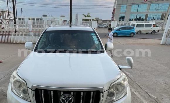 Nunua Ilio tumika Toyota Land Cruiser Prado Nyeupe Gari ndani ya Maputo nchini Maputo Nunua Ilio tumika Toyota Land Cruiser Prado Nyeupe Gari ndani ya Maputo nchini Maputo