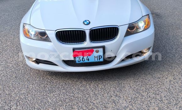 Comprar Usado BMW 3-Series Branco Carro em Maputo em Maputo Comprar Usado BMW 3-Series Branco Carro em Maputo em Maputo