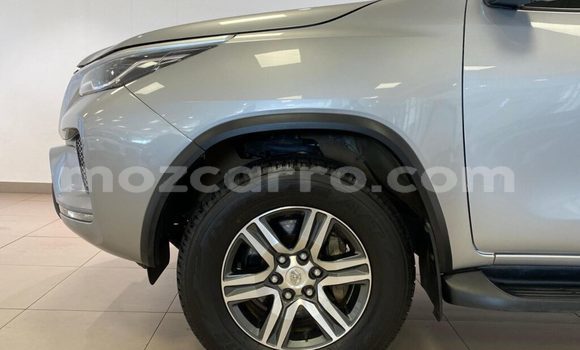 Nunua Ilio tumika Toyota Fortuner Fedha Gari ndani ya Búzi nchini Sofala Nunua Ilio tumika Toyota Fortuner Fedha Gari ndani ya Búzi nchini Sofala