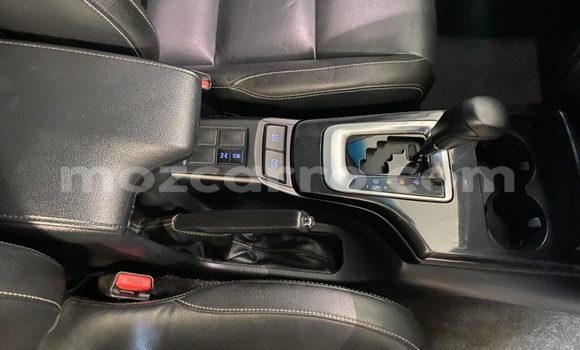 Nunua Ilio tumika Toyota Fortuner Fedha Gari ndani ya Búzi nchini Sofala Nunua Ilio tumika Toyota Fortuner Fedha Gari ndani ya Búzi nchini Sofala