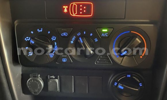 Nunua Ilio tumika Toyota Fortuner Fedha Gari ndani ya Búzi nchini Sofala Nunua Ilio tumika Toyota Fortuner Fedha Gari ndani ya Búzi nchini Sofala