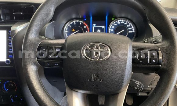 Nunua Ilio tumika Toyota Fortuner Fedha Gari ndani ya Búzi nchini Sofala Nunua Ilio tumika Toyota Fortuner Fedha Gari ndani ya Búzi nchini Sofala