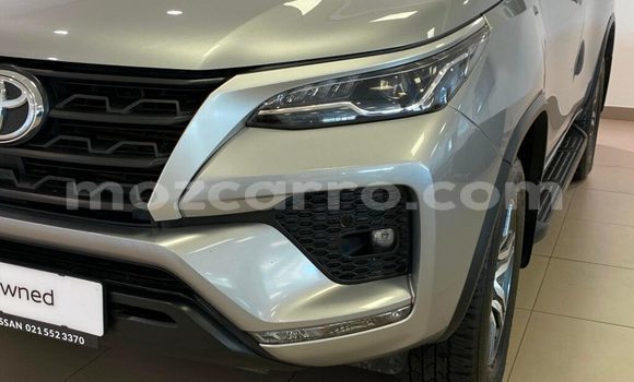 Nunua Ilio tumika Toyota Fortuner Fedha Gari ndani ya Búzi nchini Sofala Nunua Ilio tumika Toyota Fortuner Fedha Gari ndani ya Búzi nchini Sofala