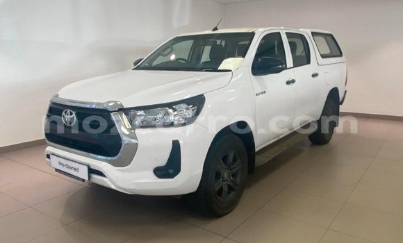 Nunua Ilio tumika Toyota Hilux Nyeupe Gari ndani ya Beira nchini Sofala