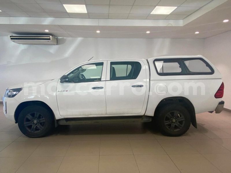 Big with watermark toyota hilux sofala beira 26376