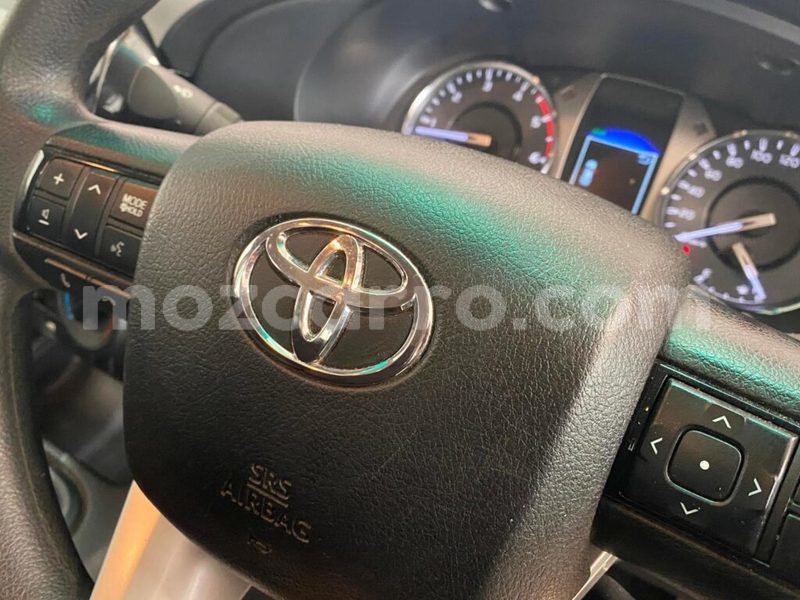 Big with watermark toyota hilux sofala beira 26376