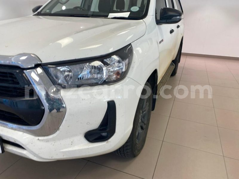 Big with watermark toyota hilux sofala beira 26376