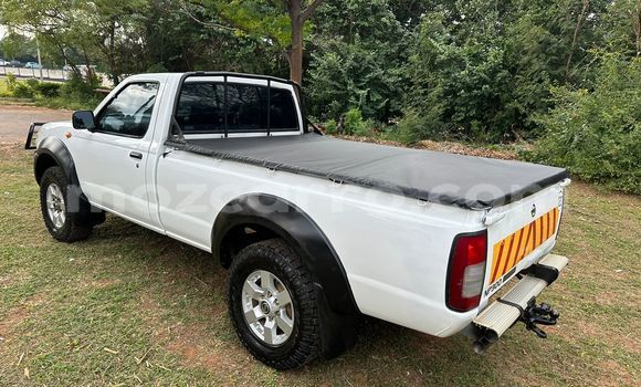 Buy Used Nissan NP 300 White Car in Maputo in Maputo Buy Used Nissan NP 300 White Car in Maputo in Maputo