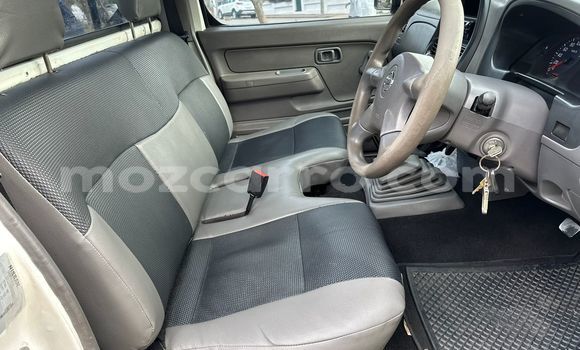 Buy Used Nissan NP 300 White Car in Maputo in Maputo Buy Used Nissan NP 300 White Car in Maputo in Maputo