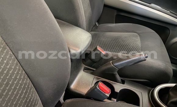 Comprar Usado Nissan X-Trail Prata Carro em Boane em Maputo Comprar Usado Nissan X-Trail Prata Carro em Boane em Maputo