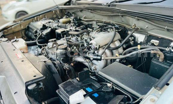 Nunua Ilio tumika Toyota Prado Nyingine Gari ndani ya Maputo nchini Maputo Nunua Ilio tumika Toyota Prado Nyingine Gari ndani ya Maputo nchini Maputo