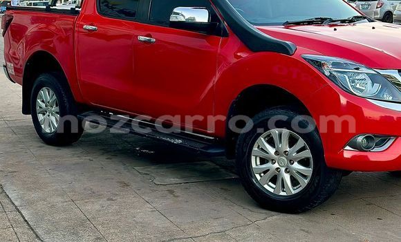 Comprar Usado Mazda BT-50 Vermelho Carro em Maputo em Maputo