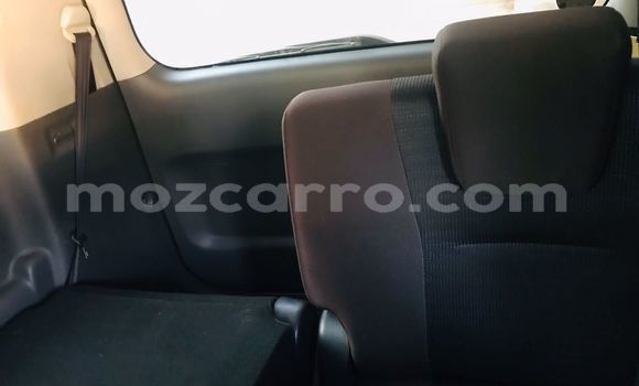 Nunua Ilio tumika Toyota Voxy Nyeusi Gari ndani ya Maputo nchini Maputo Nunua Ilio tumika Toyota Voxy Nyeusi Gari ndani ya Maputo nchini Maputo