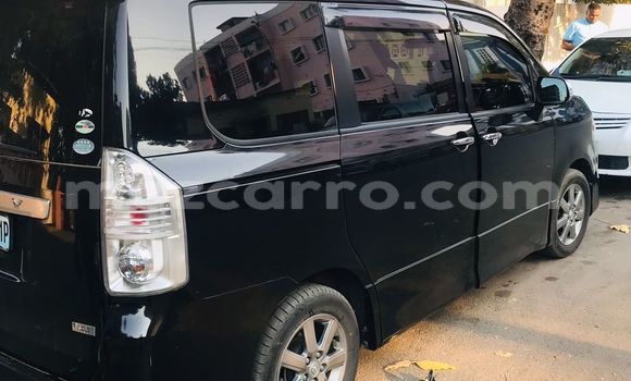 Nunua Ilio tumika Toyota Voxy Nyeusi Gari ndani ya Maputo nchini Maputo Nunua Ilio tumika Toyota Voxy Nyeusi Gari ndani ya Maputo nchini Maputo