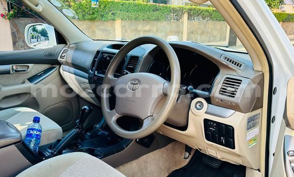 Nunua Ilio tumika Toyota Land Cruiser Nyeupe Gari ndani ya Maputo nchini Maputo Nunua Ilio tumika Toyota Land Cruiser Nyeupe Gari ndani ya Maputo nchini Maputo