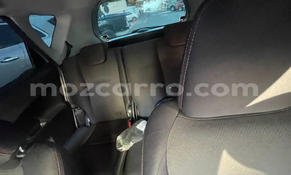 Comprar Usado Toyota Ractis Prata Carro em Maputo em Maputo Comprar Usado Toyota Ractis Prata Carro em Maputo em Maputo