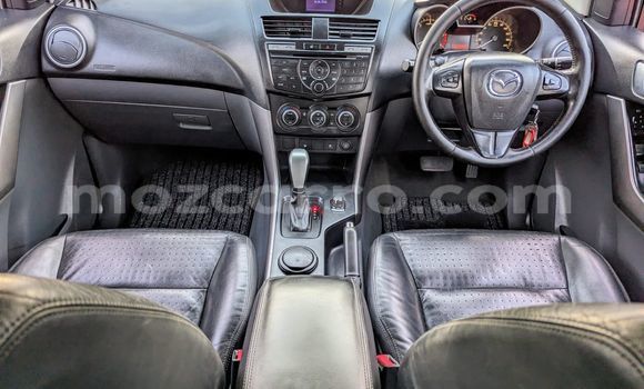 Nunua Ilio tumika Mazda BT-50 Nyekundu Gari ndani ya Maputo nchini Maputo Nunua Ilio tumika Mazda BT-50 Nyekundu Gari ndani ya Maputo nchini Maputo