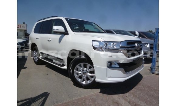 Comprar Importar Toyota Land Cruiser Branco Carro em Import - Dubai em Cabo Delgado Comprar Importar Toyota Land Cruiser Branco Carro em Import - Dubai em Cabo Delgado
