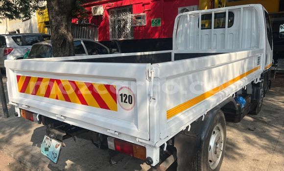 Nunua Ilio tumika Mitsubishi Carisma Nyeupe Gari ndani ya Maputo nchini Maputo Nunua Ilio tumika Mitsubishi Carisma Nyeupe Gari ndani ya Maputo nchini Maputo