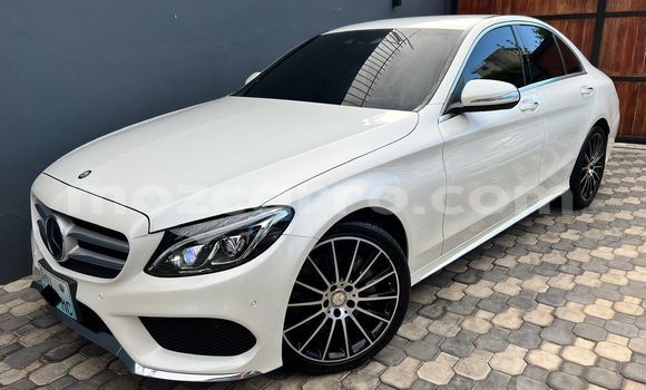 Tenga Tsaru Mercedes-Benz C250 coupe Chena Mota in Maputo in Maputo Tenga Tsaru Mercedes-Benz C250 coupe Chena Mota in Maputo in Maputo