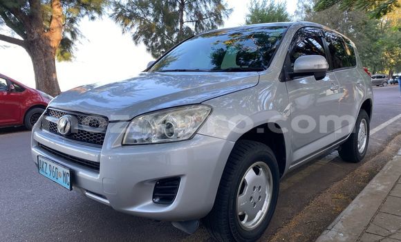 Comprar Usado Toyota RAV4 Prata Carro em Maputo em Maputo Comprar Usado Toyota RAV4 Prata Carro em Maputo em Maputo