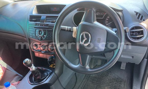 Comprar Usado Mazda BT-50 Prata Carro em Maputo em Maputo Comprar Usado Mazda BT-50 Prata Carro em Maputo em Maputo