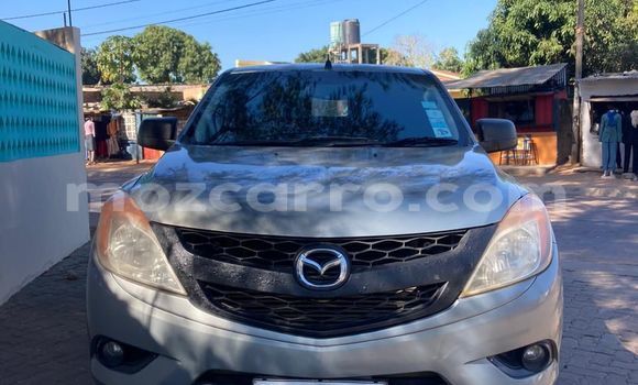 Buy Used Mazda BT-50 White Car in Maputo in Maputo