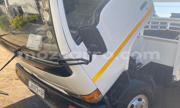 Tenga Tsaru Nissan UD Chena Rori in Xai-Xai in Gaza Tenga Tsaru Nissan UD Chena Rori in Xai-Xai in Gaza