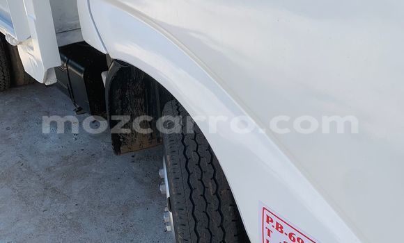 Nunua Ilio tumika Toyota Dyna Nyeupe Gari ndani ya Maputo nchini Maputo Nunua Ilio tumika Toyota Dyna Nyeupe Gari ndani ya Maputo nchini Maputo