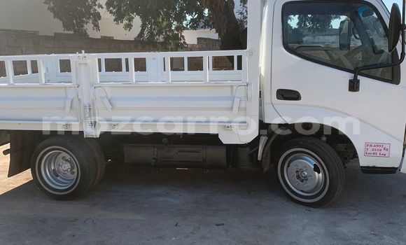 Nunua Ilio tumika Toyota Dyna Nyeupe Gari ndani ya Maputo nchini Maputo Nunua Ilio tumika Toyota Dyna Nyeupe Gari ndani ya Maputo nchini Maputo