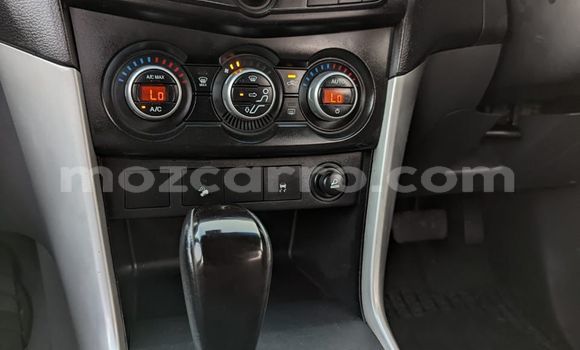 Comprar Usado Mazda BT-50 Azul Carro em Maputo em Maputo Comprar Usado Mazda BT-50 Azul Carro em Maputo em Maputo