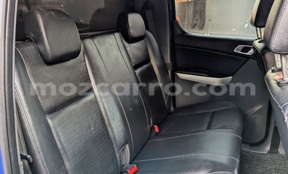 Comprar Usado Mazda BT-50 Azul Carro em Maputo em Maputo Comprar Usado Mazda BT-50 Azul Carro em Maputo em Maputo