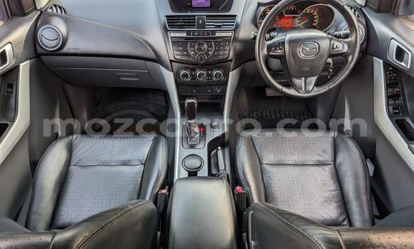 Comprar Usado Mazda BT-50 Azul Carro em Maputo em Maputo Comprar Usado Mazda BT-50 Azul Carro em Maputo em Maputo