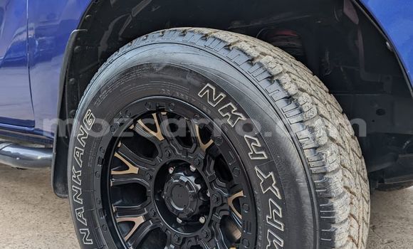 Comprar Usado Mazda BT-50 Azul Carro em Maputo em Maputo Comprar Usado Mazda BT-50 Azul Carro em Maputo em Maputo