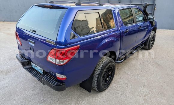 Nunua Ilio tumika Mazda BT-50 Bluu Gari ndani ya Maputo nchini Maputo Nunua Ilio tumika Mazda BT-50 Bluu Gari ndani ya Maputo nchini Maputo