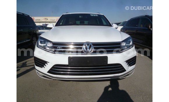 Nunua Imported Volkswagen Touareg Nyeupe Gari ndani ya Import - Dubai nchini Cabo Delgado Nunua Imported Volkswagen Touareg Nyeupe Gari ndani ya Import - Dubai nchini Cabo Delgado