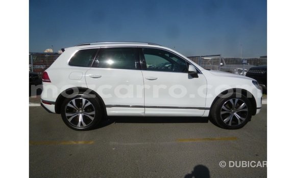 Nunua Imported Volkswagen Touareg Nyeupe Gari ndani ya Import - Dubai nchini Cabo Delgado Nunua Imported Volkswagen Touareg Nyeupe Gari ndani ya Import - Dubai nchini Cabo Delgado