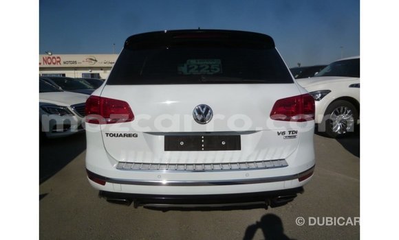 Nunua Imported Volkswagen Touareg Nyeupe Gari ndani ya Import - Dubai nchini Cabo Delgado Nunua Imported Volkswagen Touareg Nyeupe Gari ndani ya Import - Dubai nchini Cabo Delgado