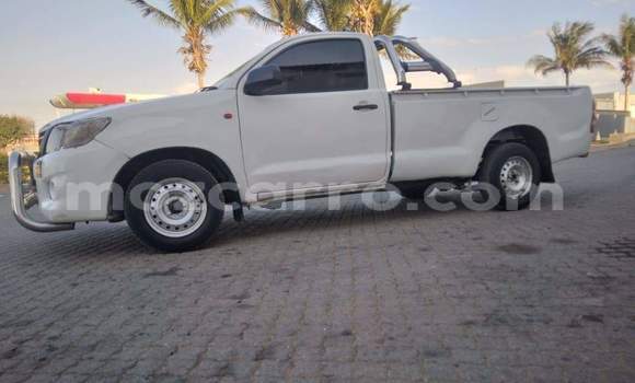 Buy Used Toyota Hilux White Car in Maputo in Maputo Buy Used Toyota Hilux White Car in Maputo in Maputo
