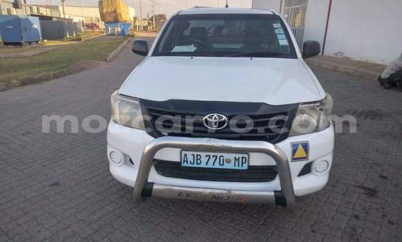Nunua Ilio tumika Toyota Hilux Nyeupe Gari ndani ya Maputo nchini Maputo Nunua Ilio tumika Toyota Hilux Nyeupe Gari ndani ya Maputo nchini Maputo