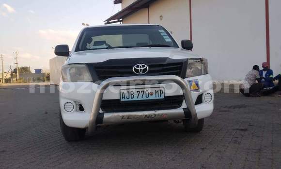 Nunua Ilio tumika Toyota Hilux Nyeupe Gari ndani ya Maputo nchini Maputo Nunua Ilio tumika Toyota Hilux Nyeupe Gari ndani ya Maputo nchini Maputo