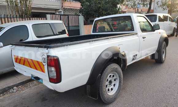 Buy Used Nissan Hardbody White Car in Maputo in Maputo Buy Used Nissan Hardbody White Car in Maputo in Maputo