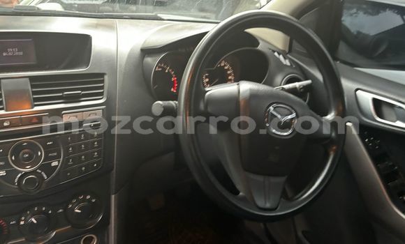 Comprar Usado Mazda BT-50 Branco Carro em Maputo em Maputo Comprar Usado Mazda BT-50 Branco Carro em Maputo em Maputo