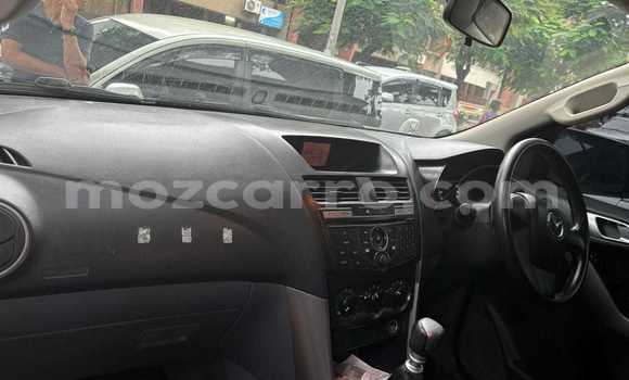 Comprar Usado Mazda BT-50 Branco Carro em Maputo em Maputo Comprar Usado Mazda BT-50 Branco Carro em Maputo em Maputo