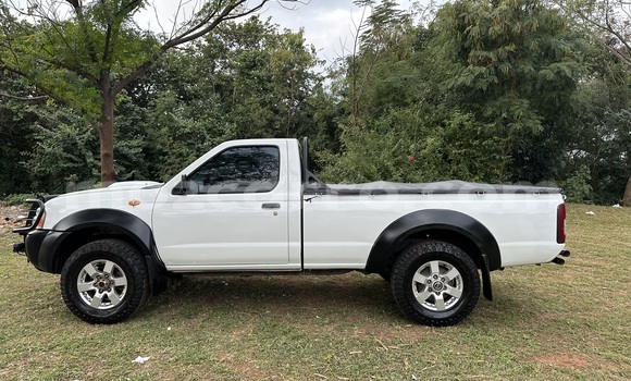 Comprar Usado Nissan Hardbody Branco Carro em Maputo em Maputo Comprar Usado Nissan Hardbody Branco Carro em Maputo em Maputo