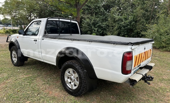 Comprar Usado Nissan Hardbody Branco Carro em Maputo em Maputo Comprar Usado Nissan Hardbody Branco Carro em Maputo em Maputo
